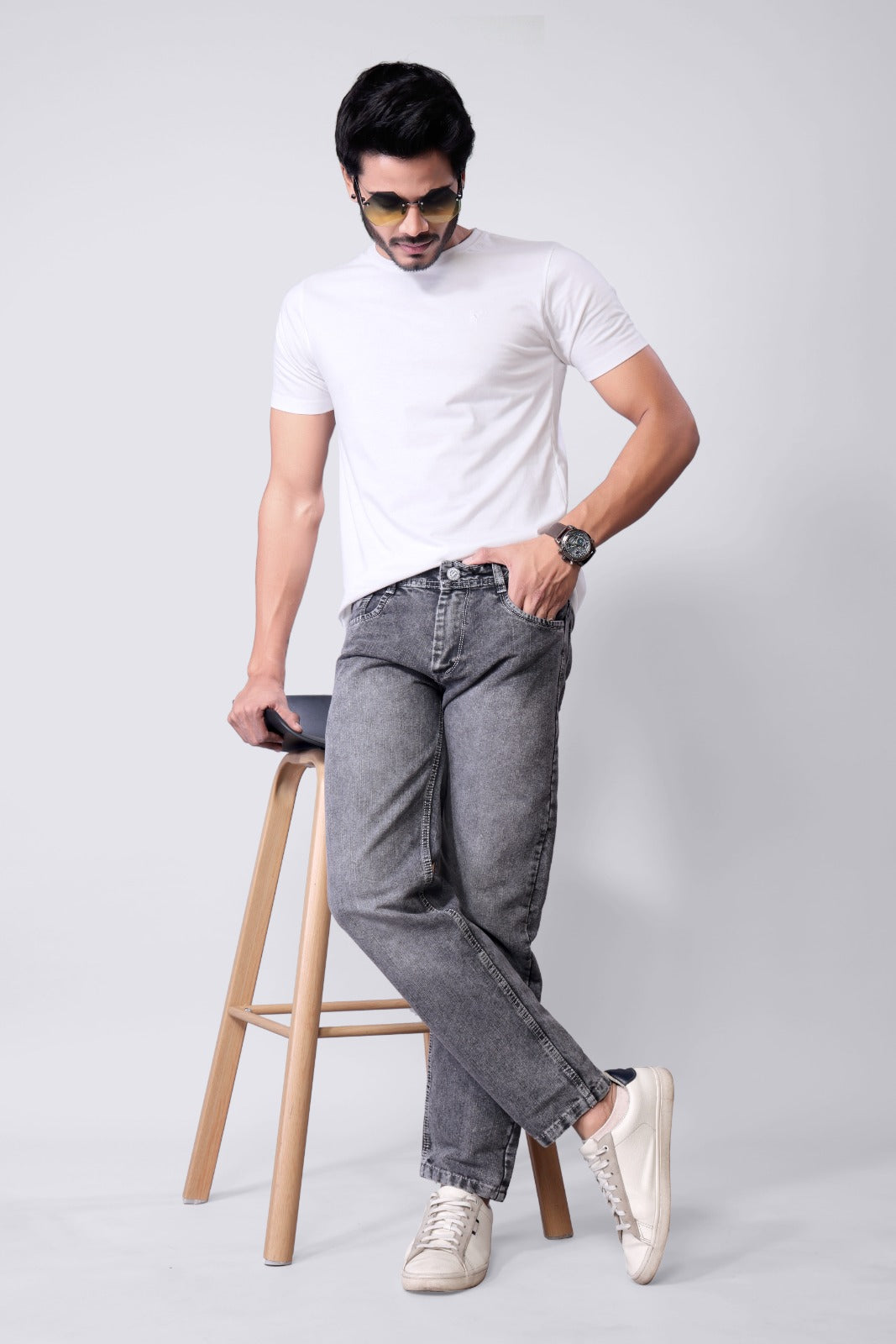 Men's Light Grey Straight Fit denim Jeans