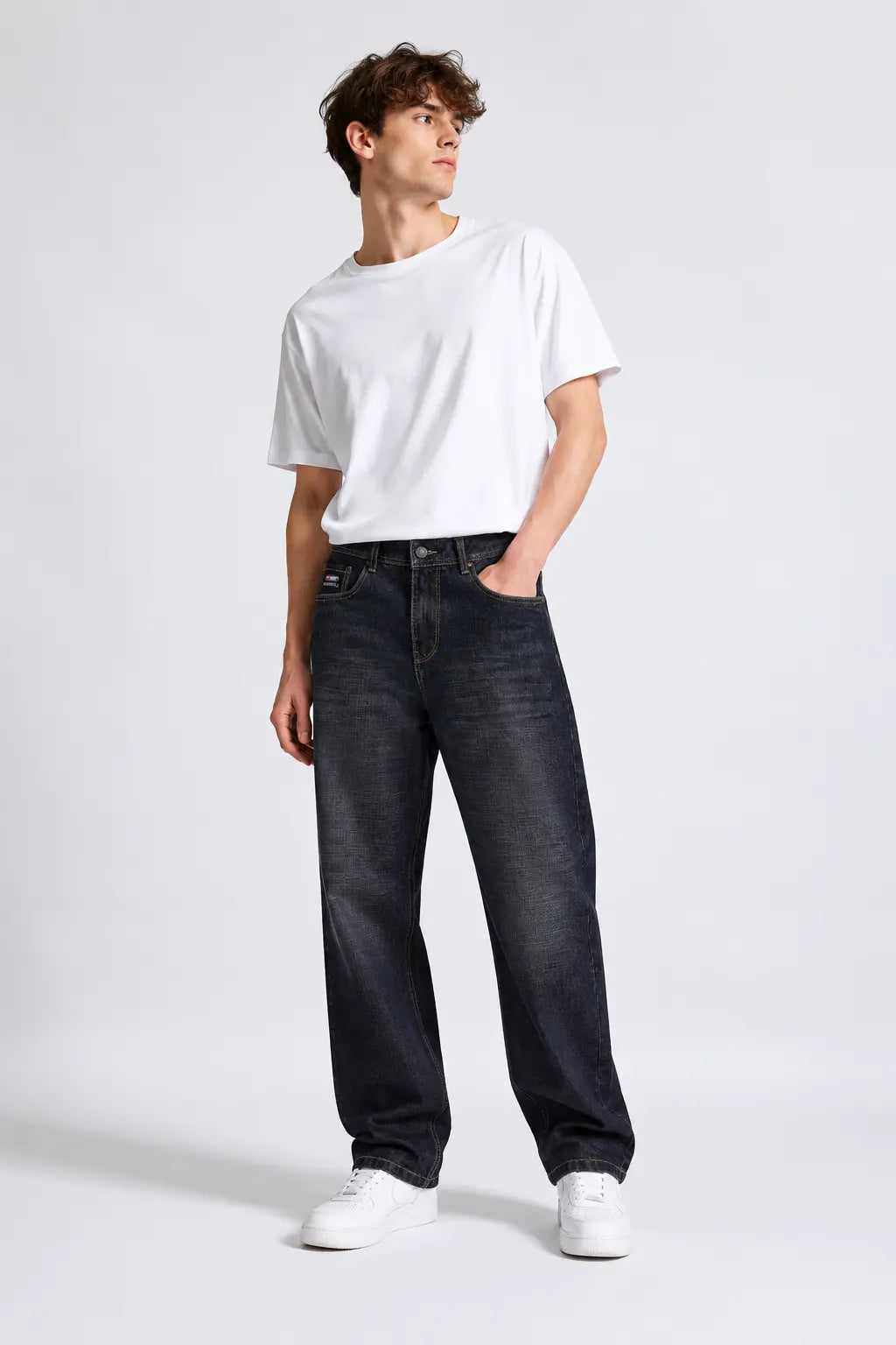 Men's Dark Wash Black Straight Fit Jeans